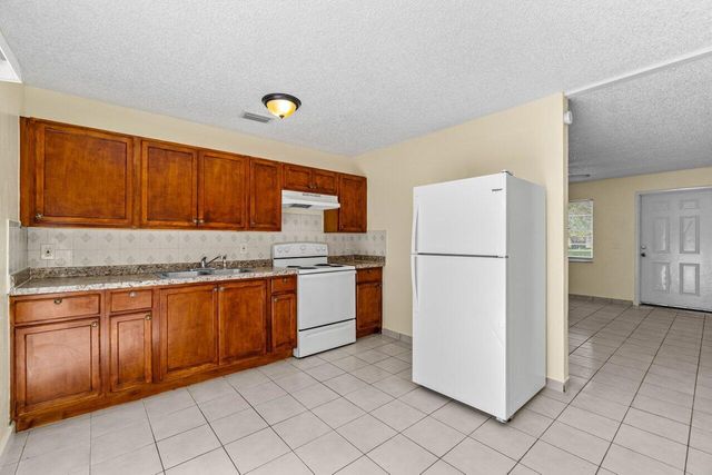4863 Gulfstream Road, Lake Worth, FL 33460
