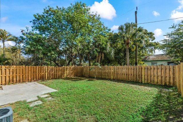 4863 Gulfstream Road, Lake Worth, FL 33460