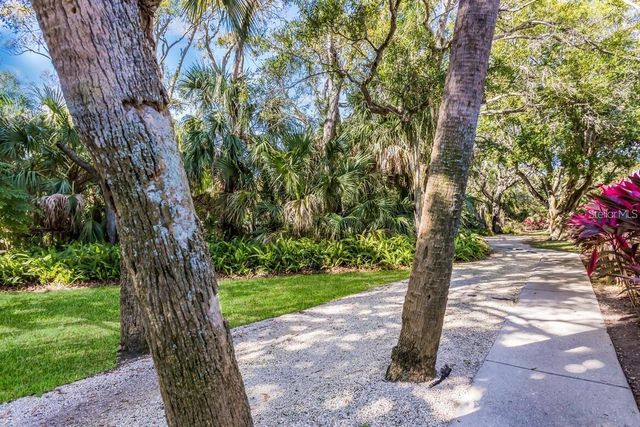135 WILD PALM DRIVE, Bradenton, FL 34210
