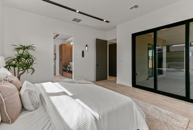 6511 VISTA DEL PRADO, Albuquerque, NM 87120