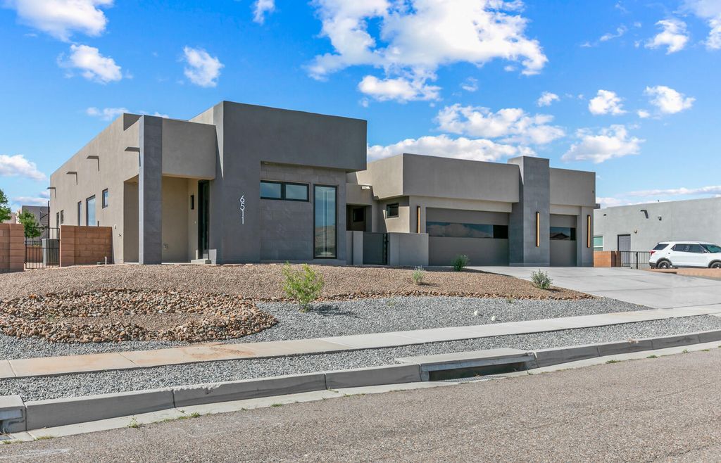 6511 VISTA DEL PRADO, Albuquerque, NM 87120