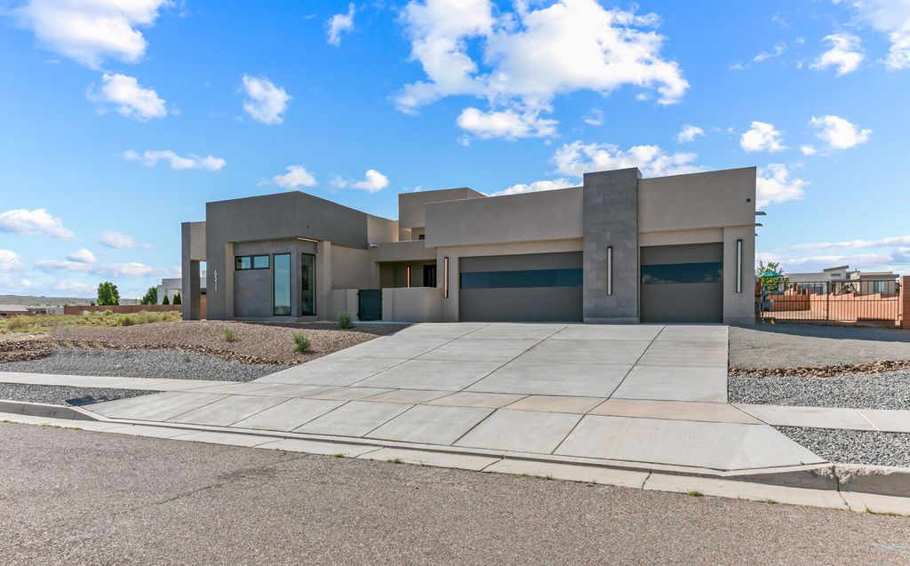 Image 4 of property listing at 6511 VISTA DEL PRADO, Albuquerque, NM 87120