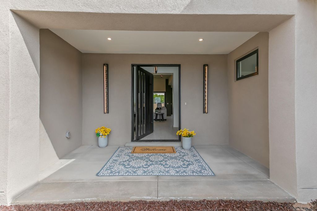 Image 5 of property listing at 6511 VISTA DEL PRADO, Albuquerque, NM 87120