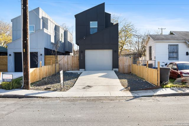 1906 E Crockett, San Antonio, TX 78202