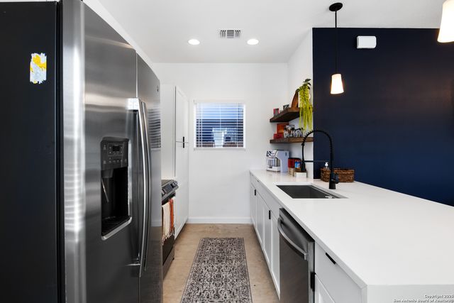 1906 E Crockett, San Antonio, TX 78202