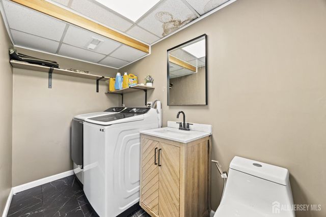 21 Starlit Drive, Middlesex, NJ 08846