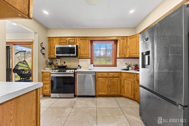 21 Starlit Drive, Middlesex, NJ 08846