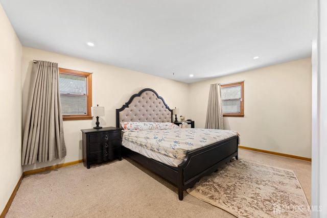 21 Starlit Drive, Middlesex, NJ 08846