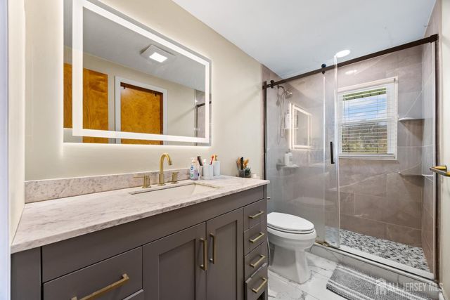 21 Starlit Drive, Middlesex, NJ 08846