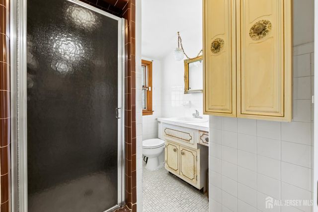 21 Starlit Drive, Middlesex, NJ 08846