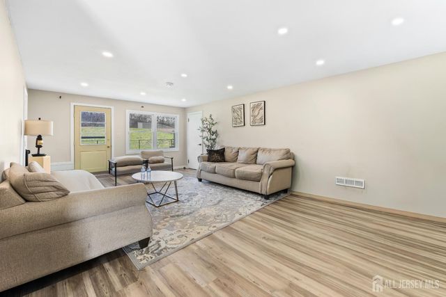 21 Starlit Drive, Middlesex, NJ 08846