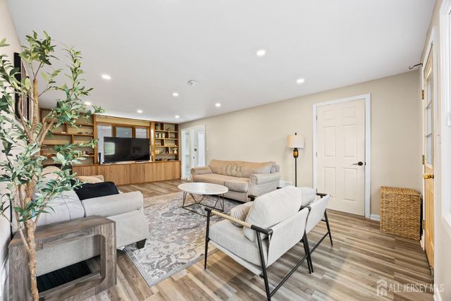21 Starlit Drive, Middlesex, NJ 08846