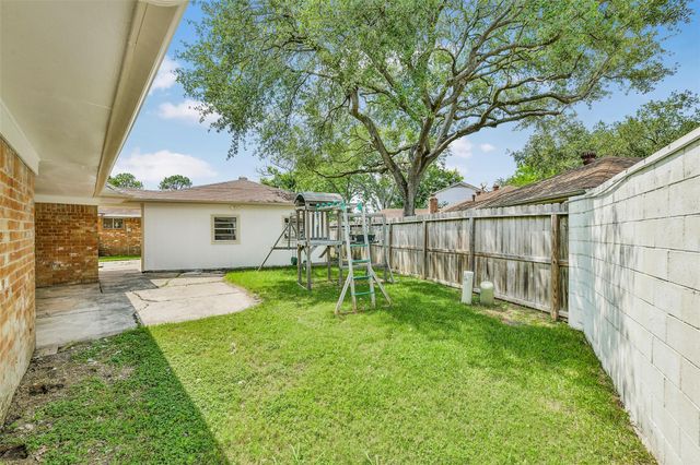 12011 Kirknoll Drive, Houston, TX 77089