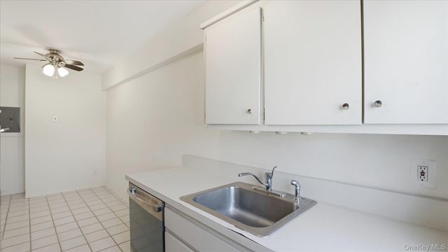 200 Atlantic Avenue 226, Lynbrook, NY 11563