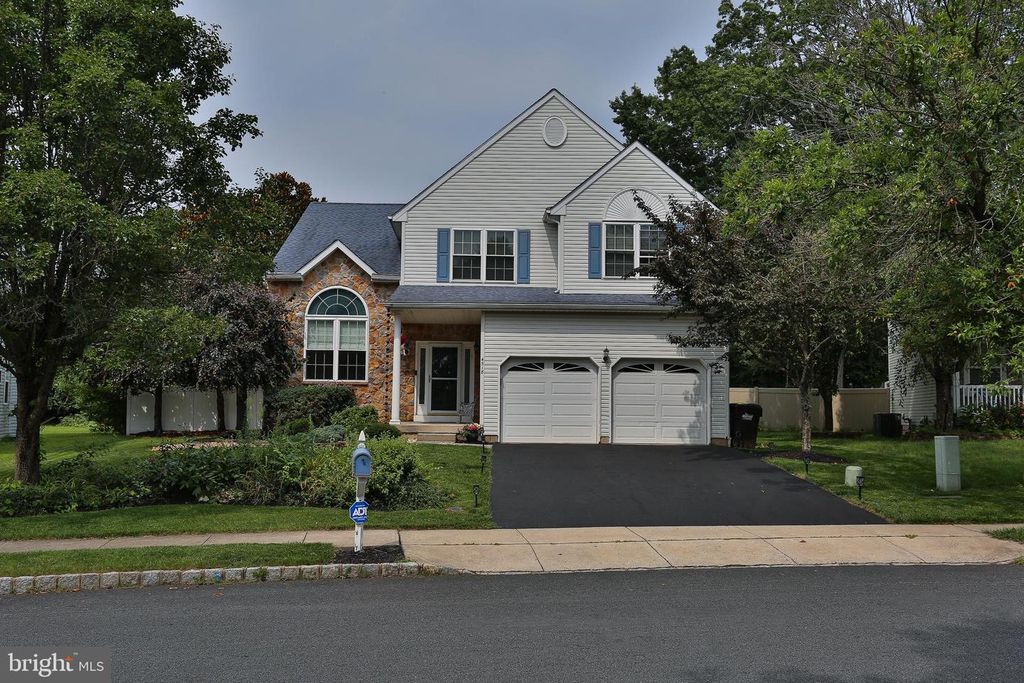 4518 OLD OAK RD, DOYLESTOWN, PA 18902 — exterior