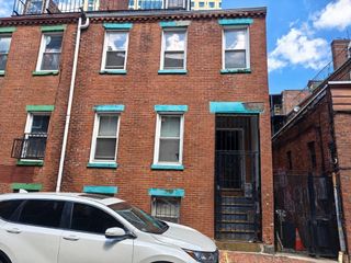 1 Johnny Ct 2, Boston, MA 02111