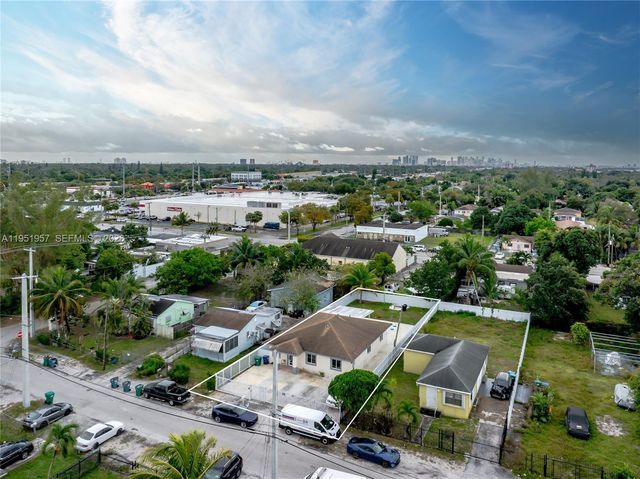 810 NW 112th St, Miami, FL 33168