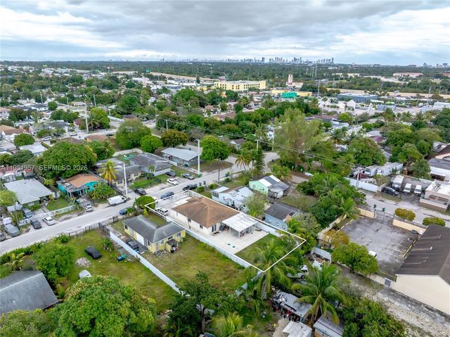 810 NW 112th St, Miami, FL 33168