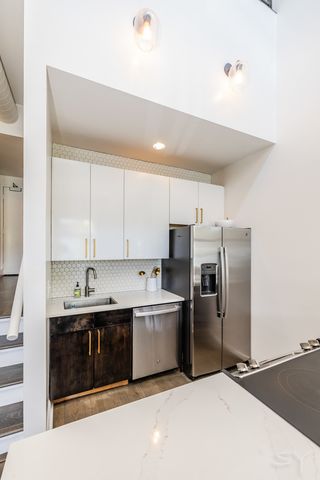 2343 N Greenview Avenue 211, Chicago, IL 60614