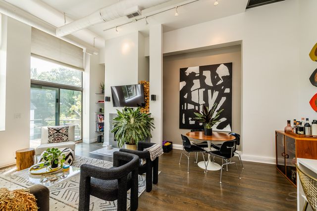 2343 N Greenview Avenue 211, Chicago, IL 60614