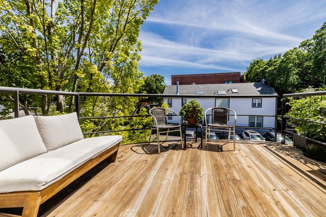 2343 N Greenview Avenue 211, Chicago, IL 60614