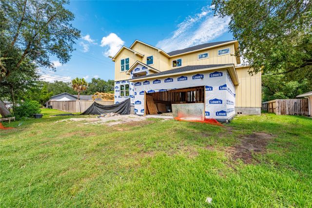 100 Bayou Glen Street, Hitchcock, TX 77568