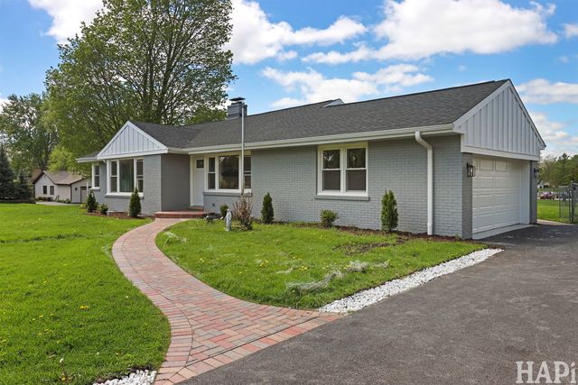 1100 N Hicks Road, Palatine, IL 60067