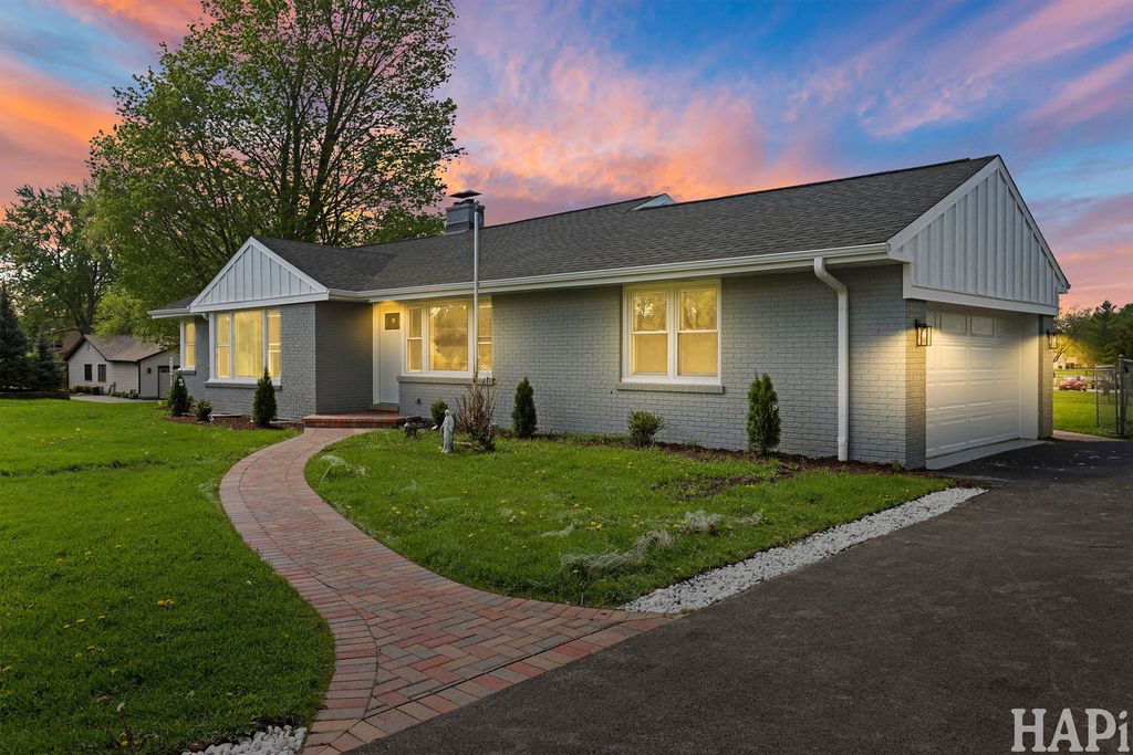 1100 N Hicks Road, Palatine, IL 60067