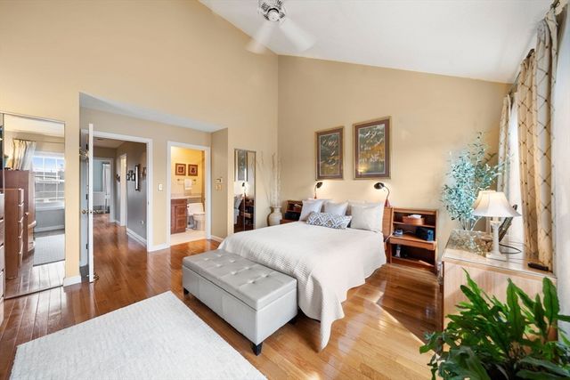 33 Breakwater Dr 33, Chelsea, MA 02150