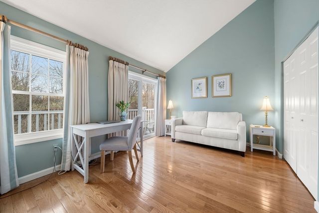 33 Breakwater Dr 33, Chelsea, MA 02150