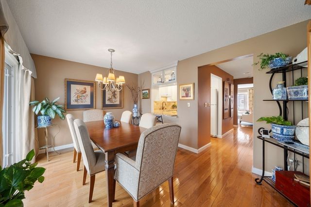 33 Breakwater Dr 33, Chelsea, MA 02150