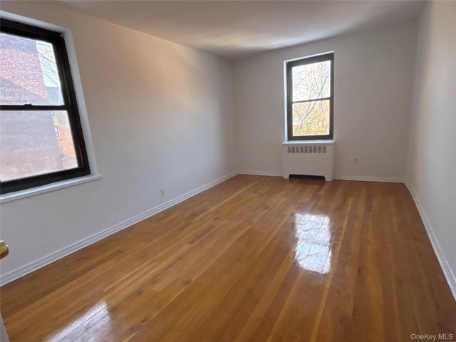 23 Schenck Avenue 2CE, Great Neck, NY 11021