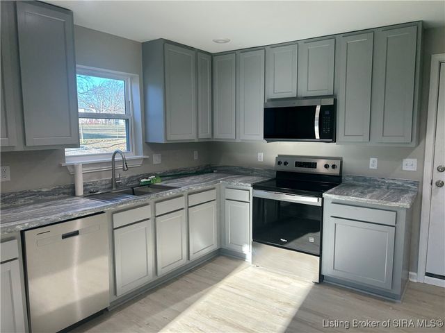 1140 Thompson Street, Charlestown, IN 47111