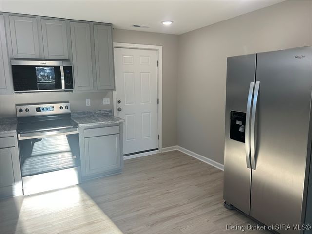 1140 Thompson Street, Charlestown, IN 47111