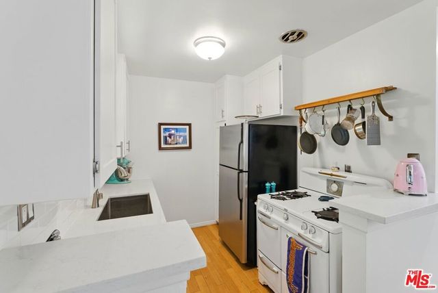 1929 Tamarind Avenue 12, Los Angeles, CA 90068