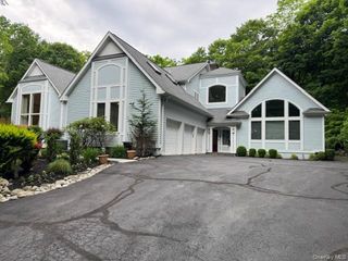 19 W Gate Road, Suffern, NY 10901