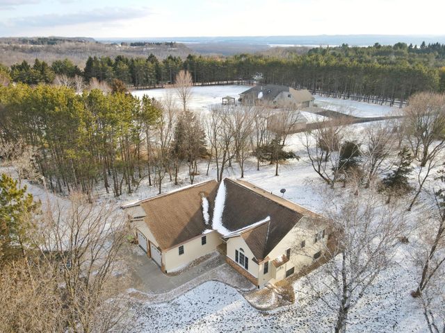 W11789 497th Avenue, Prescott, WI 54021