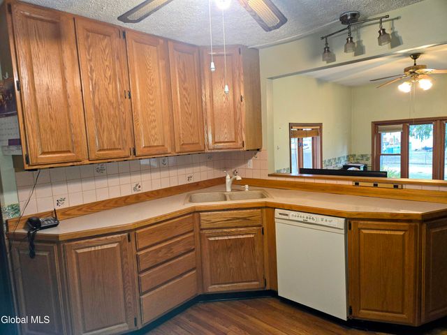 1008 Peter Road, Rotterdam, NY 12303