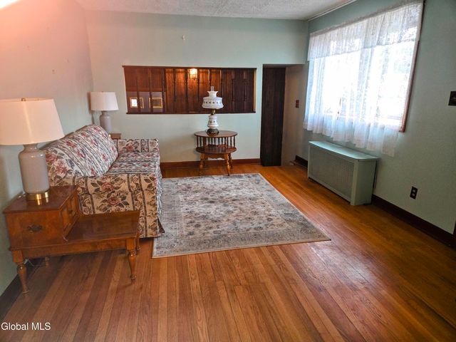 1008 Peter Road, Rotterdam, NY 12303