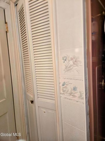 1008 Peter Road, Rotterdam, NY 12303