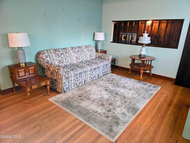 1008 Peter Road, Rotterdam, NY 12303