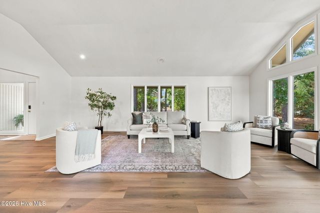 25 Lake Hills Road, Pinehurst, NC 28374