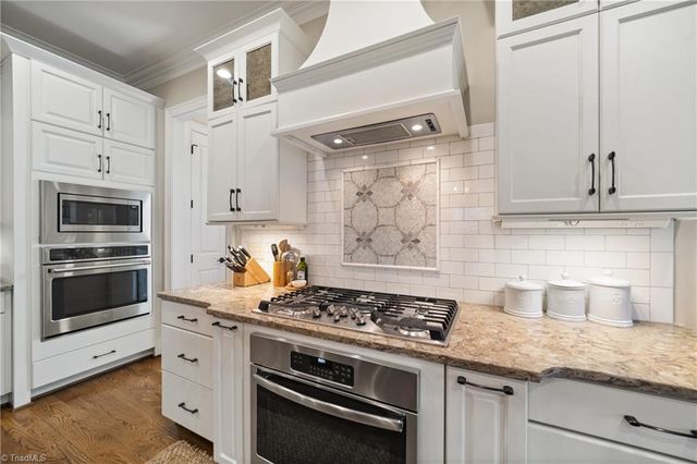 6641 Linville Ridge Drive, Oak Ridge, NC 27310