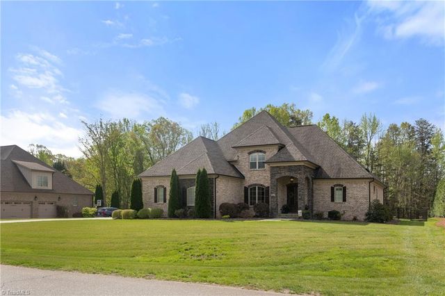 6641 Linville Ridge Drive, Oak Ridge, NC 27310