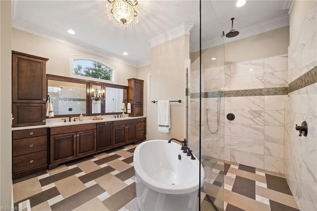 6641 Linville Ridge Drive, Oak Ridge, NC 27310