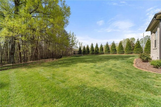 6641 Linville Ridge Drive, Oak Ridge, NC 27310
