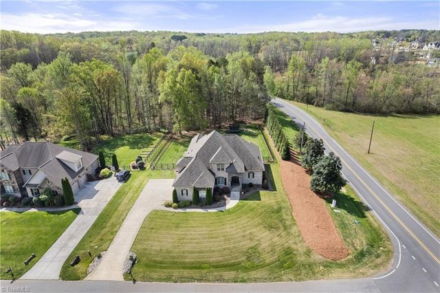 6641 Linville Ridge Drive, Oak Ridge, NC 27310