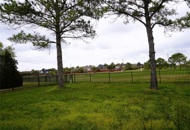 10610 Lyndon Meadows Drive, Houston, TX 77095