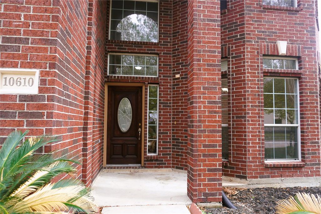 10610 Lyndon Meadows Drive, Houston, TX 77095