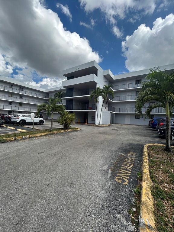 5701 W 25th Ct 305, Hialeah, FL 33016